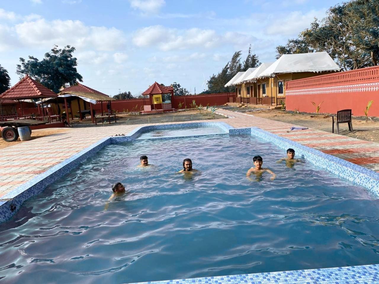 Santkrupa Villa Resort Nakhtrana Exteriör bild