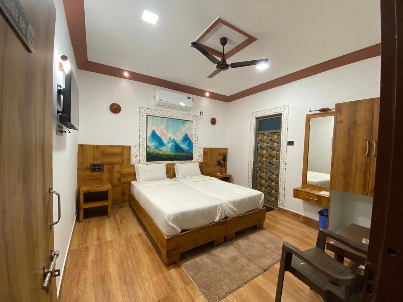Santkrupa Villa Resort Nakhtrana Exteriör bild